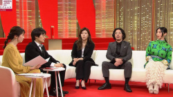 杉浦友紀アナ 巨乳、横乳!!の画像