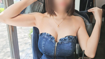 【秘書24歳】会社では冷静沈着な秘書さん、実はGカップだった！！の画像
