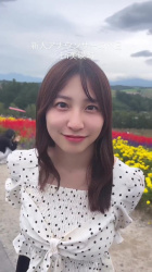 北海道の巨乳新人アナ お花畑で巨乳くっきり!!【GIF動画あり】の画像