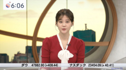 中原みなみアナ　赤いニットの豊乳！！の画像