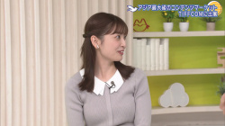 瀧口麻衣アナ　ニットの胸が揺れる、寄せる！！【GIF動画あり】の画像