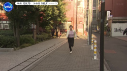 嶺百花アナ　全力疾走で激しく巨乳が揺れる、ボタンの間から胸チラ！！【GIF動画あり】の画像