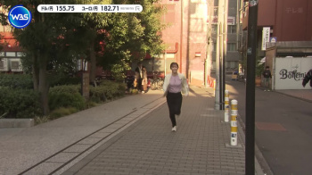 嶺百花アナ　全力疾走で激しく巨乳が揺れる、ボタンの間から胸チラ！！【GIF動画あり】の画像