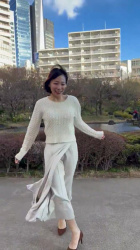 今井春花キャスター　強風を全身に浴びて巨乳が揺れる、下半身くっきり！！【GIF動画あり】の画像