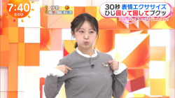 高崎春アナ　ニットで胸元強調エクササイズ！！の画像