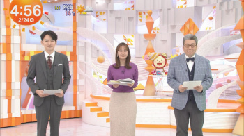 井上清華アナ　ニットの豊乳 ＆ メガネ姿！！の画像