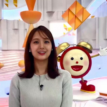 井上清華アナ　セクシーニットのエクササイズ！！【GIF動画あり】の画像