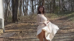 山崎あみキャスター　グラビア撮影でパンチラ、巨乳ビキニ！！【GIF動画あり】の画像