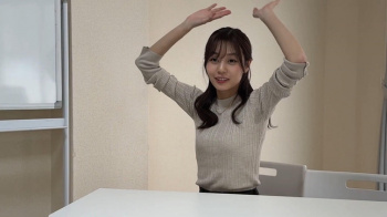 杉浦みずきアナ　くっきりニットに脇汗、乳揺れ！！【GIF動画あり】の画像