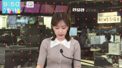 南後杏子アナ　ニットで胸元強調！！の画像