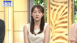 【画像】森山みなみアナ　ノースリーブで胸を寄せる！！【GIF動画あり】の画像