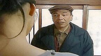 [人妻]淫らな奥様の肉体を捧げ、家賃を稼ぐダメ男。巨乳を揉みしだき、濡れた秘部を貪るように愛撫するの画像