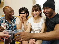 [エロ]〖人妻×寝取られ〗美貌の奥様が黒人の巨大な性器に貫かれ快楽の虜にされる瞬間！の画像