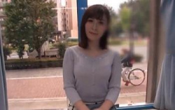 [人妻]清楚な美人奥様に隠された豊満むっちりボディがたまらねぇんだ！！の画像