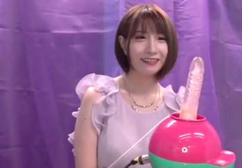 【神乳人妻ｘ大量お漏らし】「やだ♡恥ずかしぃ♡」マシンバイブ賞金チャレンジで超美人・超乳巨乳おっぱい美女が膣内射精されるの画像