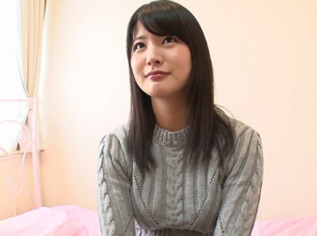 【連続射精・連続中出し】「もっと射精する？♡」垂れてきた精子を笑顔で精飲するスレンダー巨乳おっぱい人妻の童貞筆おろし！の画像