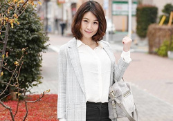 人妻ナンパ「40です…♡」素敵な笑顔が最高なスレンダー美乳おっぱいの四十路美魔女・美熟女おばさんとMM号で膣内射精SEXの画像