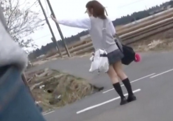 【即ハメ痴ｶﾝ】「ばいばーい♡また明日ね♡」彼氏と分かれた後のスレンダー巨乳おっぱいロリ美少女をエレベーターの中で即ハメの画像