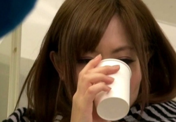 【ブルマＪ系】「なにこれ…」部活終わりに★★を飲まされて保健室に来たムチムチボディのギャルがチンポ口淫処理しちゃうｗの画像
