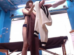 【素人×潮吹き】清純な女子大生がプロの施術で猛烈な快楽に達する!心身の開放がもたらす究極のエクスタシーの画像