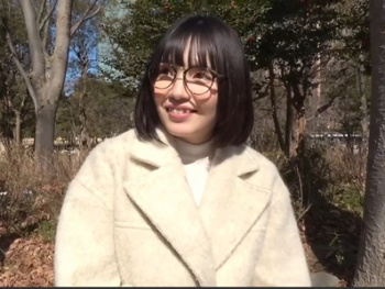 【素人】 無職。眼鏡。童顔。貧乳。地味。ほぼ処女に中出し。実は日本の男にはモテるタイプ。の画像