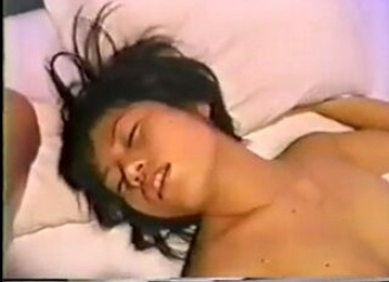 【素人】 体のホクロと喘ぎ声が色っぽい、若年女子。ハメ撮り慣れしている。の画像