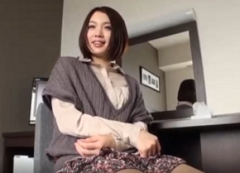 【人妻ナンパハメ撮り】幸せな暮らしでも不倫ファックに入り浸り感度やばすぎる若妻の画像