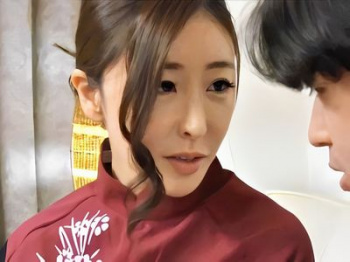 『お母さん…』息子に勃起★を飲ませ誘惑してくる淫乱ビッチな40代美魔女美女母親⁉家族なのに痴女母親が近親相姦セックス‼の画像