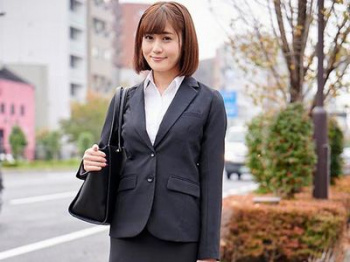 【マジックミラー】内定欲しい就活中JDを騙しセクハラ変態面接企画⁉エロ面接官とスーツ着衣パンスト破きハメの中出しセックス！の画像