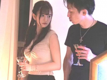 同窓会で元カレに★★を盛られ昏●レ●プされた美女奥様！黒パンスト破き巨根デカチンをパイパンマンコに【芸能人キメセクNTR】の画像