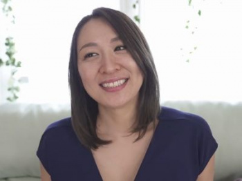 夫だけでは物足りない性欲旺盛な40代美魔女美女人妻がエロ撮影⁉不倫セックスしてしまう淫乱浮気奥さんのAVデビュー作品！の画像