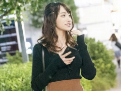『AV男優…さん？』色白美少女ギャルなカフェ店員お姉さんをGET！美乳おっぱいを乳首舐めされ喘ぎ声を漏らし…【素人ナンパ】の画像