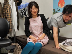【熟女】おばさんレンタルの三十路美魔女美女人妻を●撮●し撮り！色白おっぱいを揉まれ他人棒でエロ不倫セックスする浮気妻！の画像