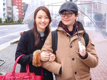 【マジックミラー】デート中素人カップルナンパ‼美女JD彼女がプロ男優のエロ手マンでイキ潮ハメ潮大量潮吹きの潮吹き我慢企画‼の画像