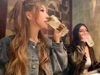 【泥酔レ〇プ】飲み会で酔わせ酩酊状態の美女ギャル2人組をハメる鬼畜⁉巨乳＆パイパン味わうエロ乱交セックスをハメ撮り【素人】の画像