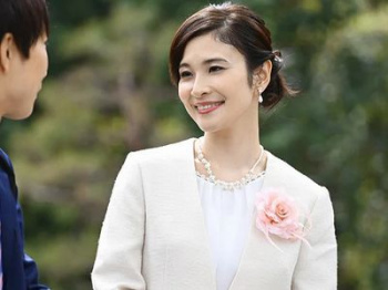 『お母さんの…気持ちいい？』義理の母親との禁断の筆下ろしセックスドラマ…義理の息子と肉体関係で膣内射精するエロ痴女義母…の画像