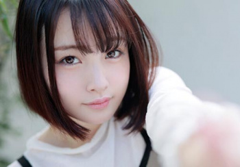 愛宝すず『』ふわっと系色白Gカップ美少女デビュー!美顔にしてSEX大好き淫乱痴女の片鱗!乳首舐めフェラ絶頂18歳の画像