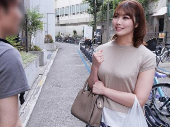【夏川あゆみ】「私のこと好きなの…?♥」NTR不倫セックス!ぽっちゃり爆乳おっぱいパイパン痴女人妻おばさん【エロ動画】の画像