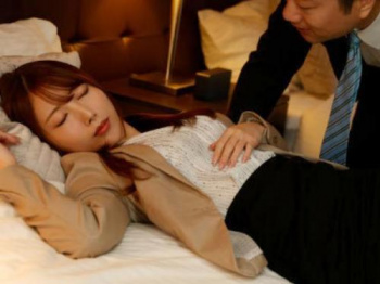 可愛い後輩OLは超淫乱の絶倫女!お持ち帰りできてヤる気満々だったのは彼女の方でイってもイっても終わらない濃密性交!の画像