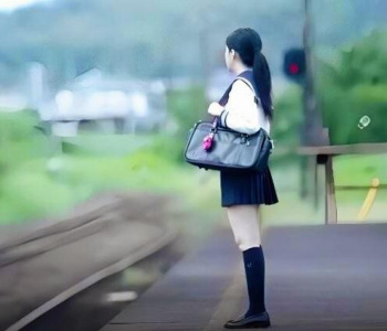 <美少女JKレ●プ>エロ巨乳な制服女子校生が…誰もいない田舎の無人駅で男に犯され中出しされる衝撃のレ●プ映像!【強姦】の画像