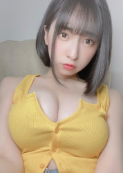 【動画像】地下アイドルJKが爆乳すぎて胸元からおっぱいがハミ出るｗｗｗｗｗｗｗの画像