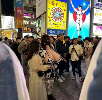 【画像】東京でとんでもないオッパイした女の子がみつかるｗｗｗｗｗｗｗｗｗｗの画像