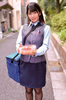 【画像】ヤクルトおばさん「今月は巨乳がセールです♡」の画像