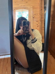 【画像】完全に理解ってる女子高生さん「私の太もも見て~~~♥♥♥」の画像