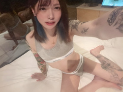 【画像】女子大生「このパンツちっさｗ」エ●チな自撮りﾊﾟｼｬｯｗｗｗｗｗｗの画像