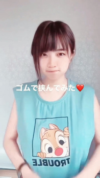 【動画】JKさん「ゴムでおっぱいを挟んでみた❤」の画像