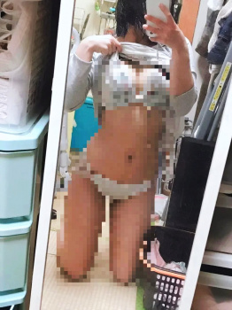 【画像】陰キャ女子(18)、脱いだらおっぱい盛々で眼福ｗｗｗｗｗｗｗｗｗｗｗｗｗｗｗｗの画像