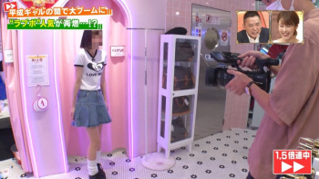 【放送事故】女子アナさん、小学生の服を着てピチピチシコシコｗｗｗｗｗｗの画像