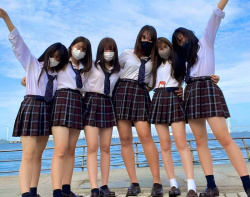 【画像】このJK集団の中で誰と濃厚接触したい？ｗｗｗｗｗｗｗｗｗｗの画像
