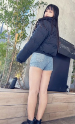 【画像】女子中学生さん「待って、私の脚めっちゃ長くない？（ﾊﾟｼｬﾘ」の画像